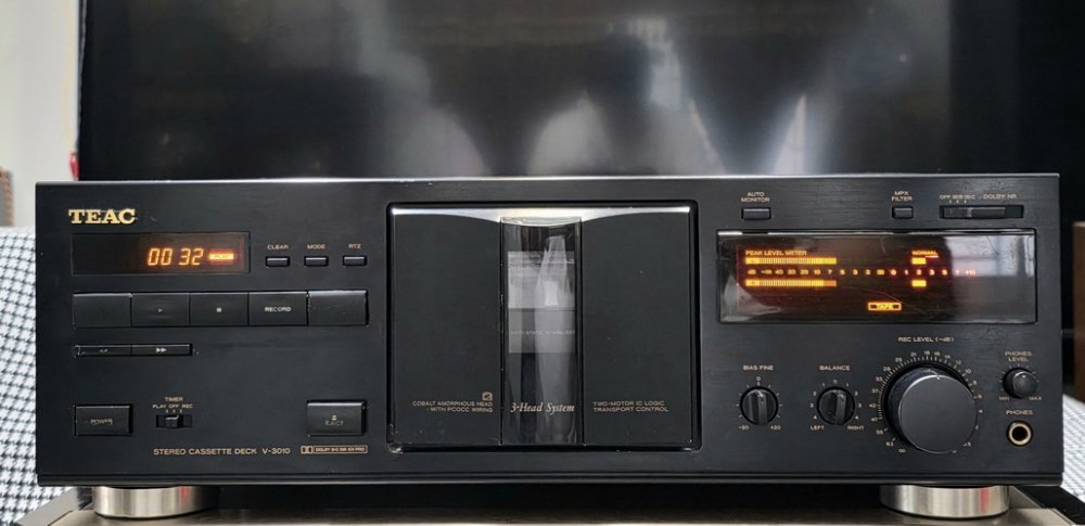 ขายเครื่องเล่นเทป TEAC V-3010 เทประบบ 3 หัวเทป บอดี้ทองแดง เสียงดี พร้อมใช้งาน Made in Japan