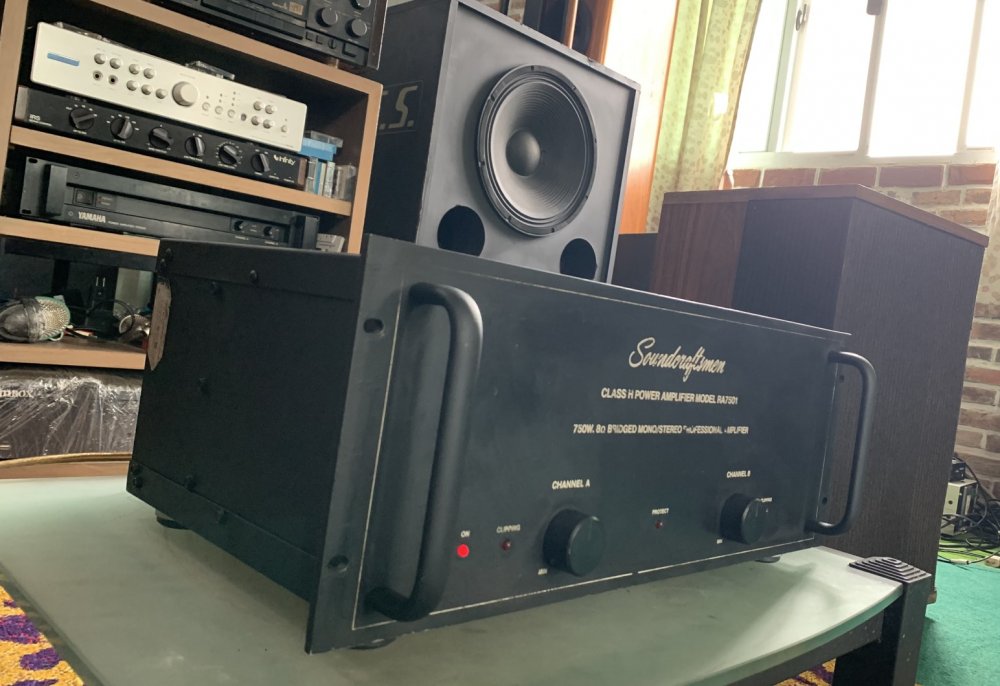 เพาเวอร์แอมป์ SOUNDCRAFTSMEN  RA7501