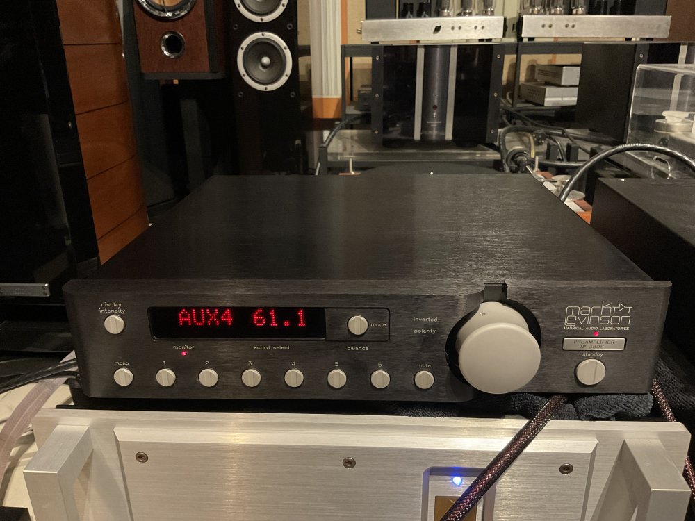 ขายปรีแอมป์ไฮเอนด์ตำนานเสียงดีมาก Mark Levinson Nº380S สภาพสวยเข้าใหม่