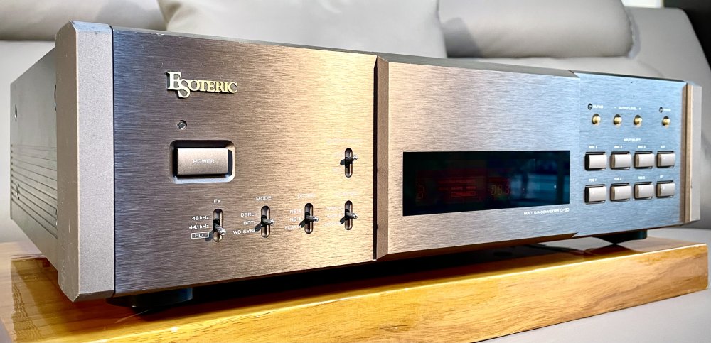 ESOTERIC D-30 Multi D/A Converter