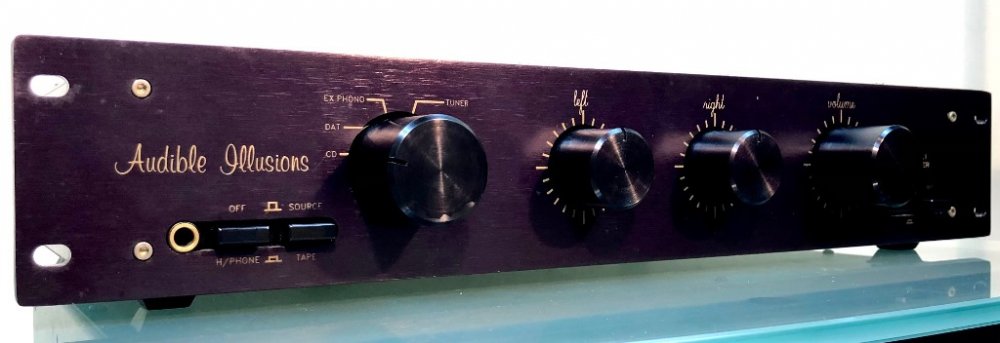 Audible Illusions Modulus L1 Hybrid stereo tube preamplifier